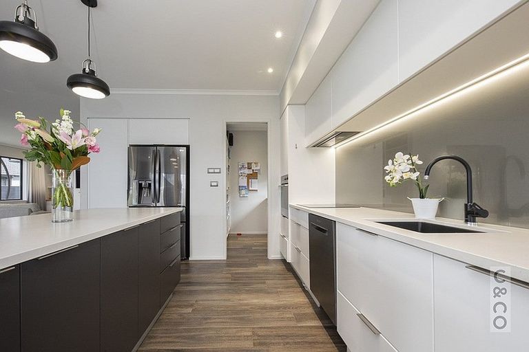 Photo of property in 42 Pohutukawa Parade, Riverhead, 0820