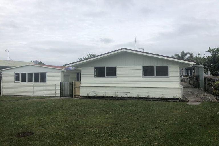 Photo of property in 14 Kowhai Street, Hamilton Lake, Hamilton, 3204