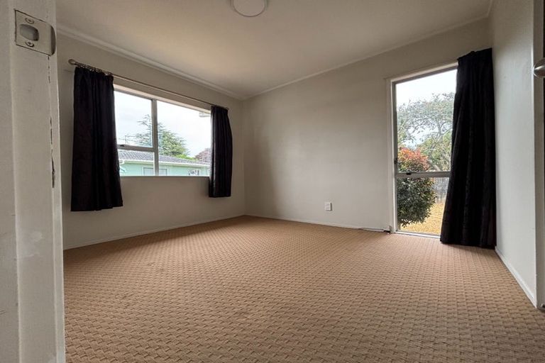 Photo of property in 21b Challen Close, Conifer Grove, Takanini, 2112