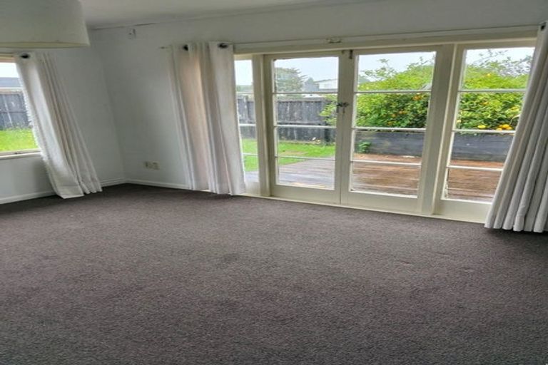 Photo of property in 1/450 Great South Road, Opaheke, Papakura, 2113