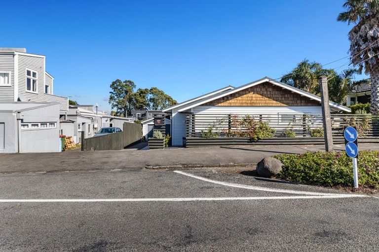 Photo of property in 30 Nobs Line, Strandon, New Plymouth, 4312