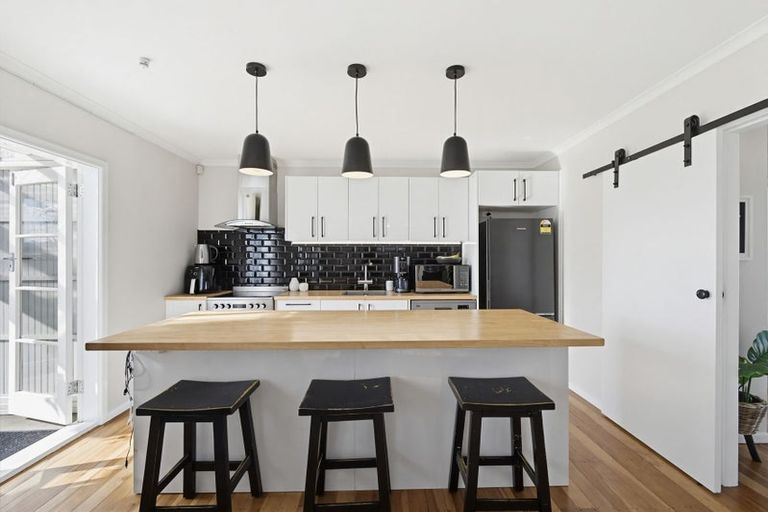 Photo of property in 136 Nuffield Avenue, Marewa, Napier, 4110