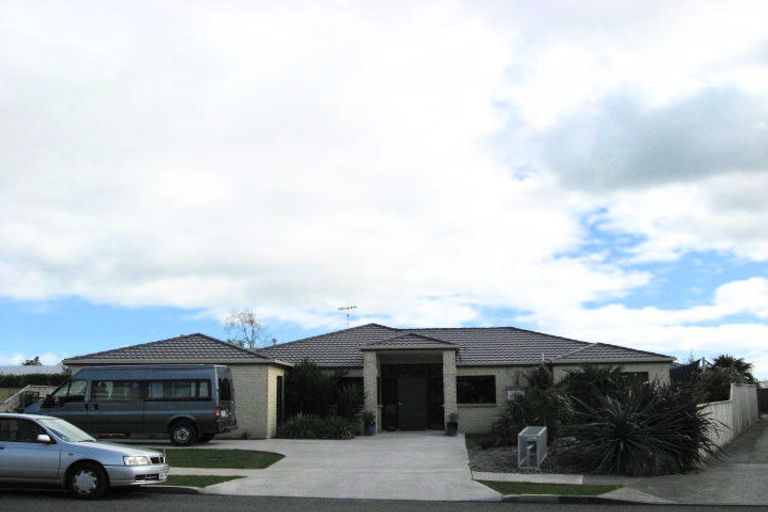 Photo of property in 46 Easton Way, Levin, 5510