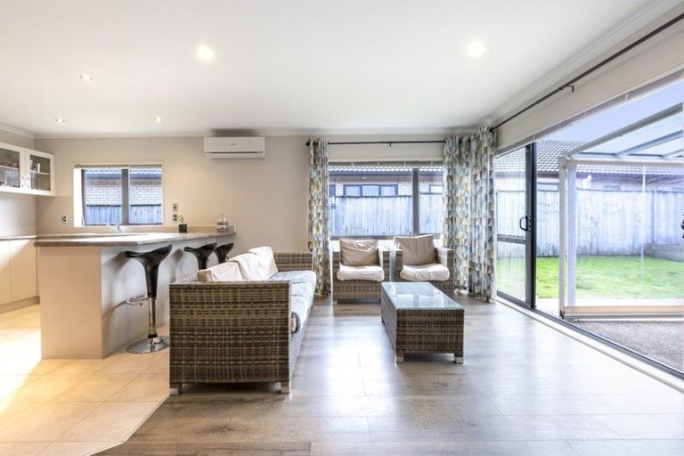 Photo of property in 5 Puketi Lane, Waiuku, 2123