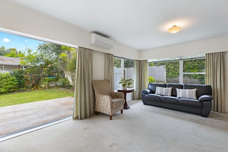 Photo of property in 2/5 Evelyn Place, Hillcrest, Auckland, 0627