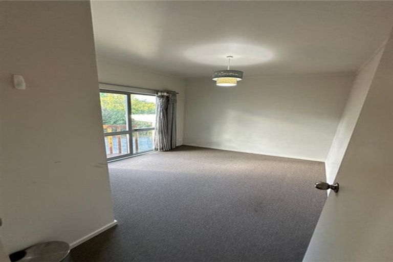 Photo of property in 72 Kervil Avenue, Te Atatu Peninsula, Auckland, 0610