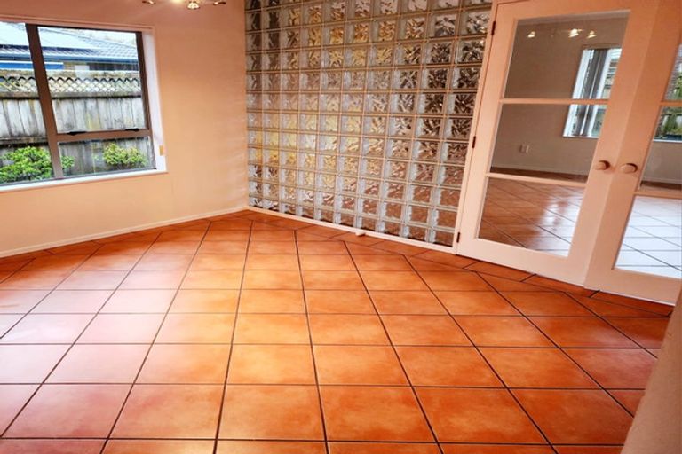 Photo of property in 8 Huntington Drive, Huntington Park, Auckland, 2013