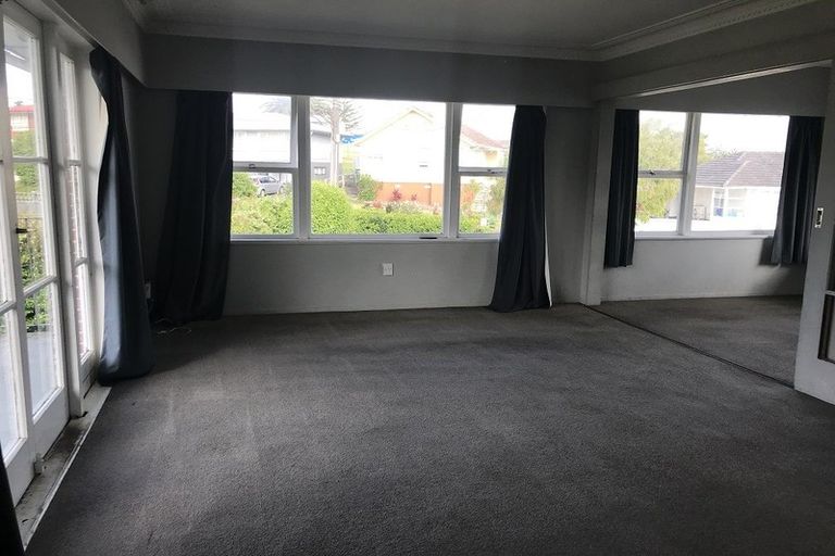 Photo of property in 5 Plumley Crescent, Mangere, Auckland, 2022