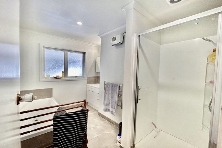 Photo of property in 24 Kent Terrace, Taradale, Napier, 4112