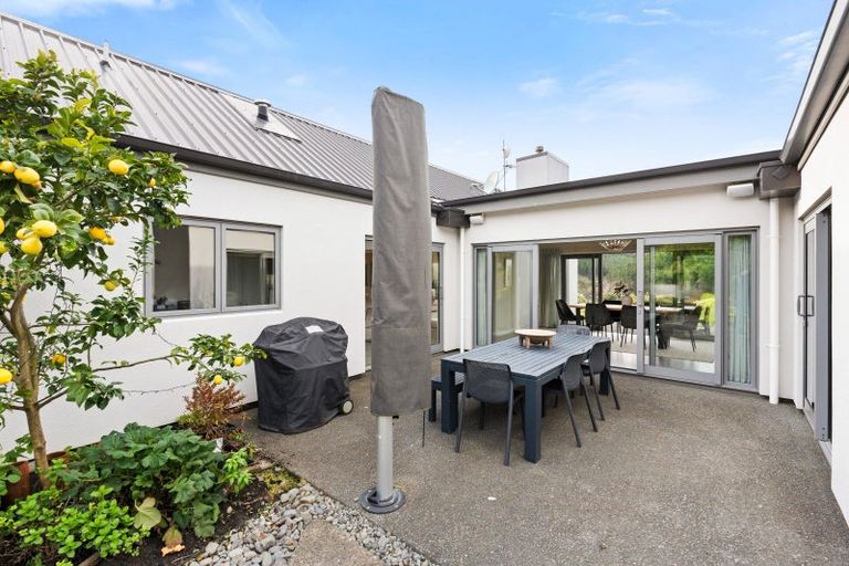 Photo of property in 37 Lopdell Lane, Eskdale, Napier, 4182