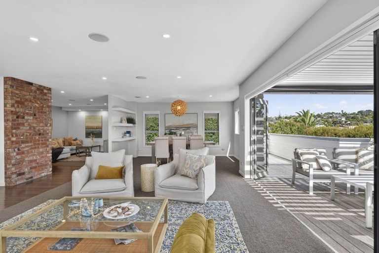 Photo of property in 17 Mayfair Crescent, Mairangi Bay, Auckland, 0630