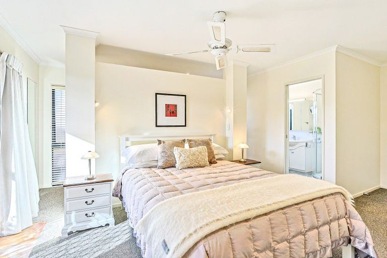 Photo of property in 10 Park Lane, Greenmeadows, Napier, 4112