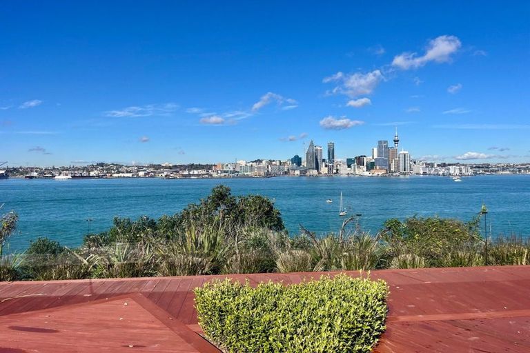 Photo of property in 55 Stanley Point Road, Stanley Point, Auckland, 0624
