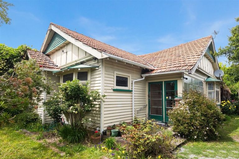 Photo of property in 102 Warrington Street, Mairehau, Christchurch, 8013