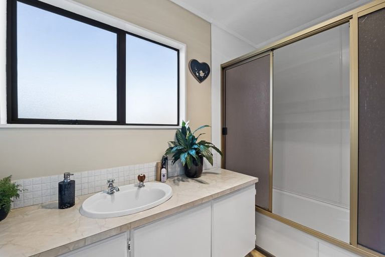 Photo of property in 3 Raunui Crescent, Inglewood, 4330