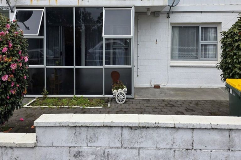 Photo of property in 2/21 Vivian Street, New Plymouth, 4310
