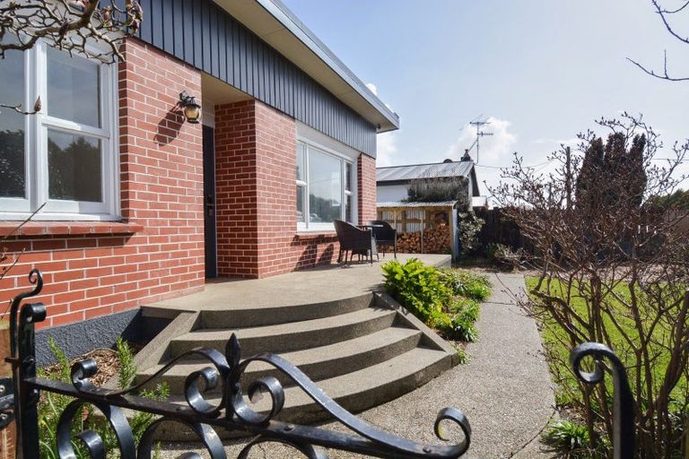 Photo of property in 19 Severn Street, Clifton, Invercargill, 9812