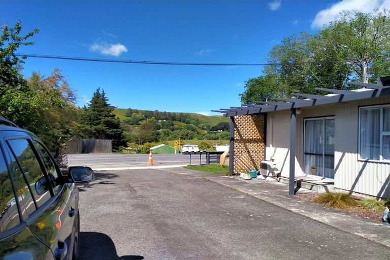 Photo of property in 2/2 Ruataniwha Street, Waipawa, 4210