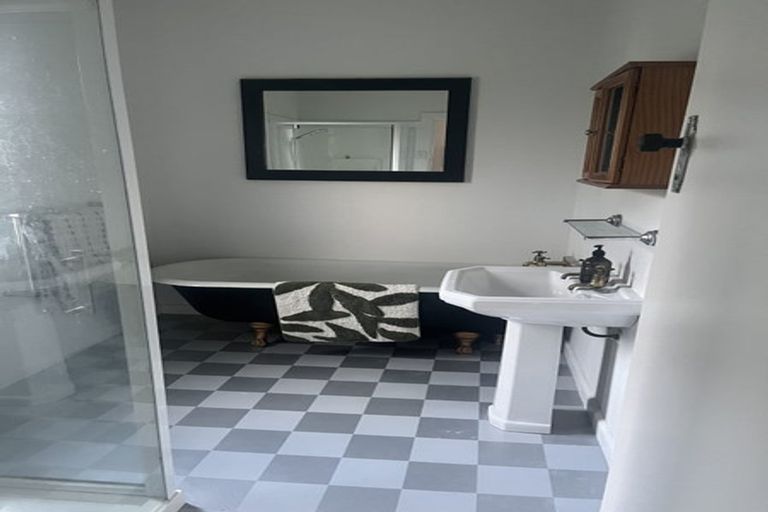 Photo of property in 102 Naylor Street, Hamilton East, Hamilton, 3216