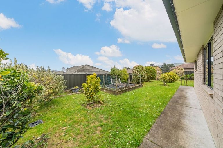 Photo of property in 48 Sunstone Crescent, Brown Owl, Upper Hutt, 5018