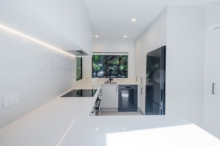 Photo of property in 107 Wirihana Road, Titirangi, Auckland, 0604