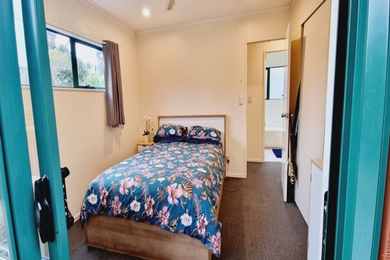 Photo of property in 41a Cyclarama Crescent, Massey, Auckland, 0614