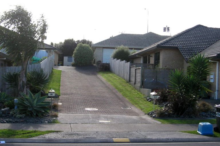 Photo of property in 42 Kath Hopper Drive, Orewa, 0931