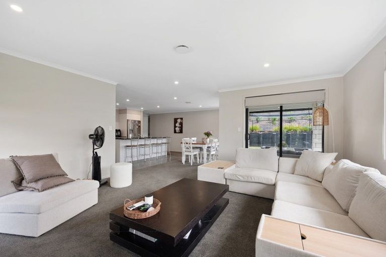 Photo of property in 14 Urumaraki Avenue, Helensville, 0800