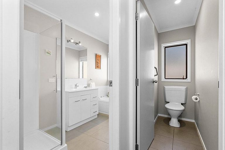 Photo of property in 5 Ara Kahika Lane, One Tree Point, 0118