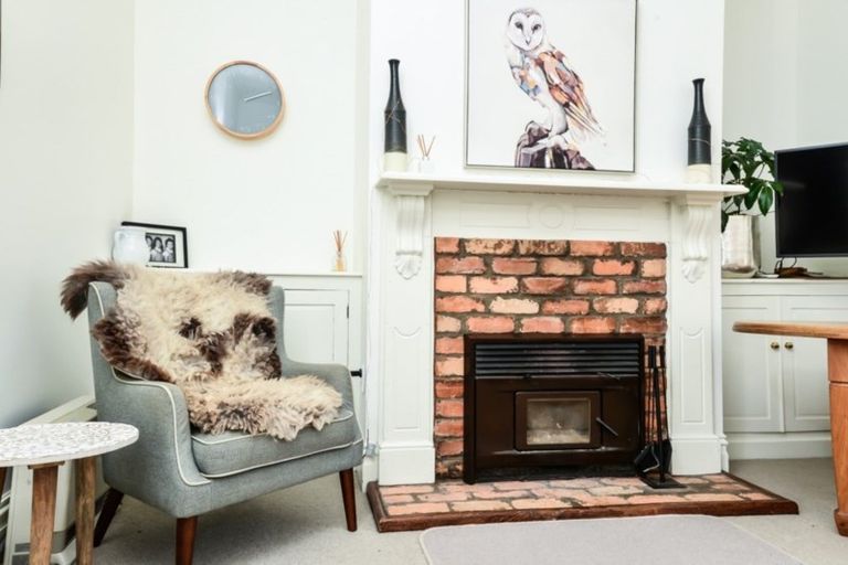 Photo of property in 8 Queen Street, Cambridge, 3434