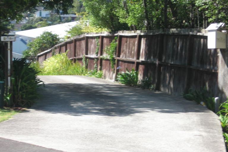 Photo of property in 2/5 Mulberry Place, Glenfield, Auckland, 0629
