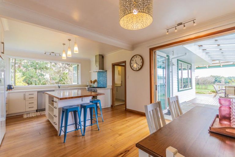 Photo of property in 296 Old Road West, Turitea, Palmerston North, 4472