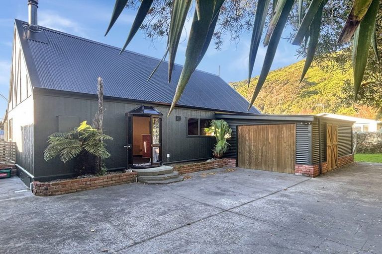 Photo of property in 9 He Awa Crescent, Waikanae, 5036