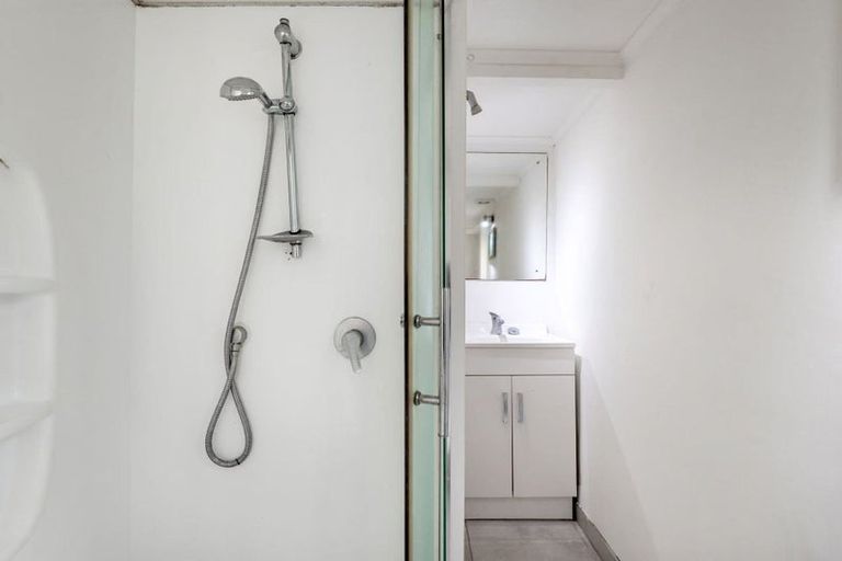 Photo of property in 33 Claverdon Drive, Massey, Auckland, 0614