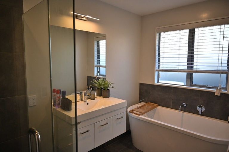 Photo of property in 2 Northbrook Place, Lower Shotover, Queenstown, 9304