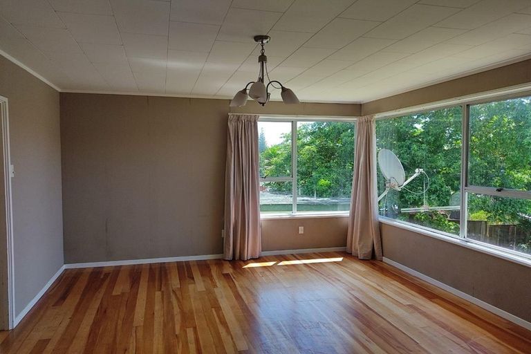 Photo of property in 60 Hellyers Street, Birkdale, Auckland, 0626