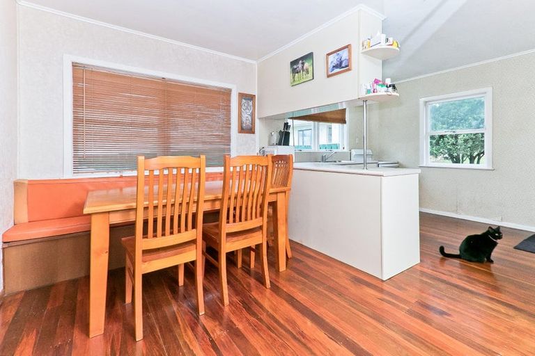 Photo of property in 1 Claridge Street, Glen Eden, Auckland, 0602