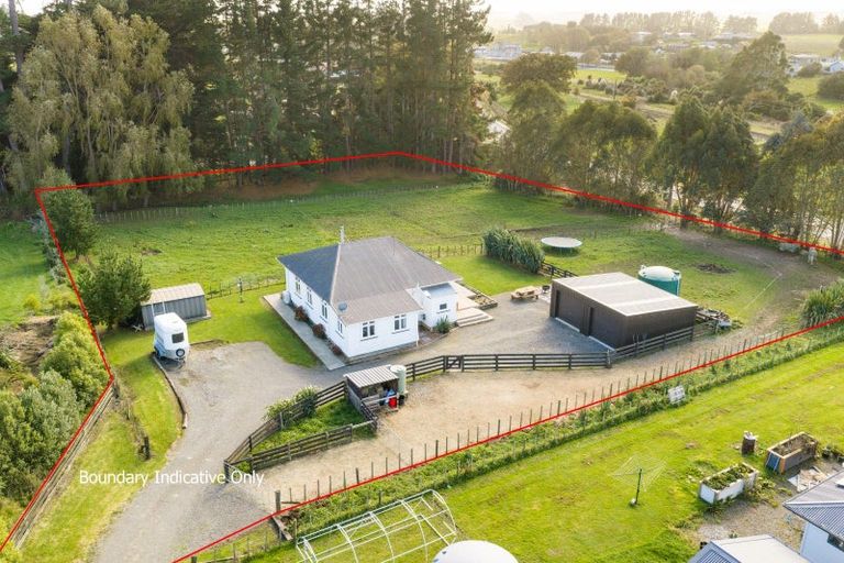 Photo of property in 8 Knorp Street, Halcombe, Feilding, 4779