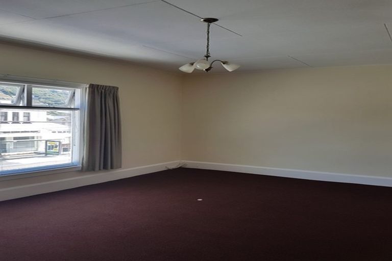 Photo of property in 213 The Parade, Island Bay, Wellington, 6023