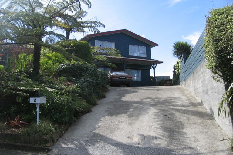 Photo of property in 5 Broderick Crescent, Johnsonville, Wellington, 6037