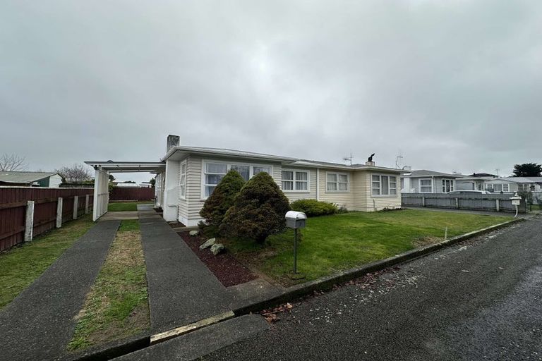 Photo of property in 7 Huia Place, Levin, 5510