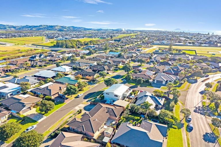 Photo of property in 6 Golden Courie Close, Papamoa Beach, Papamoa, 3118