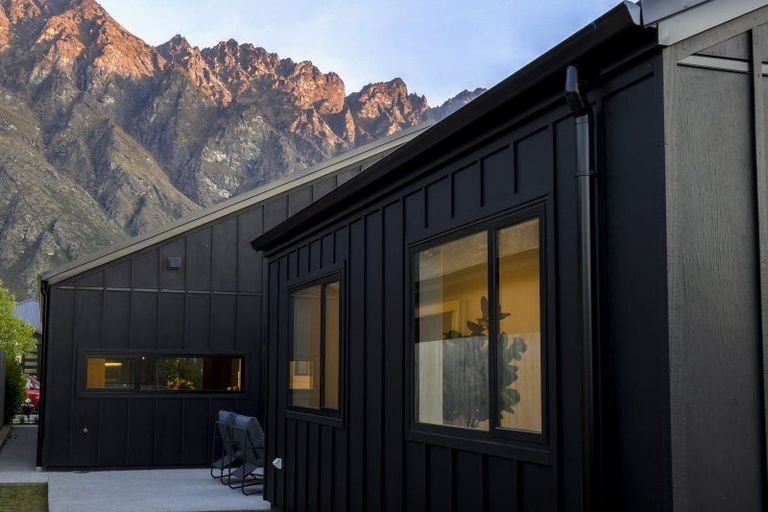 Photo of property in 48 Corriedale Road, Jacks Point, 9371