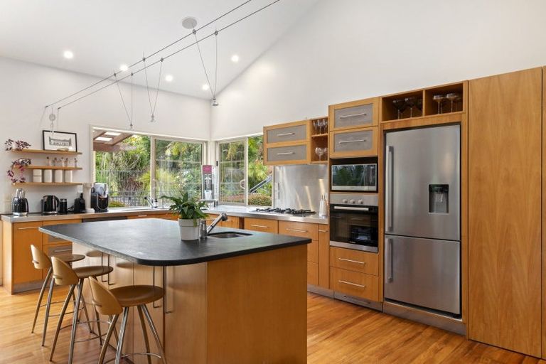 Photo of property in 14 Tiffany Close, Totara Park, Auckland, 2019