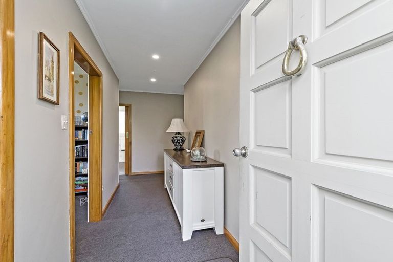Photo of property in 55 Oriana Crescent, Hornby, Christchurch, 8042