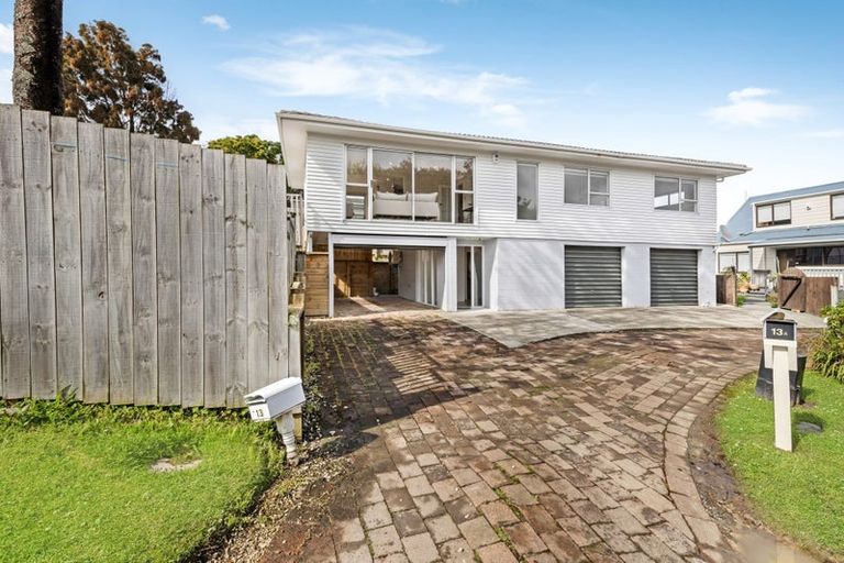 Photo of property in 13 Seabar Place, Glen Eden, Auckland, 0602