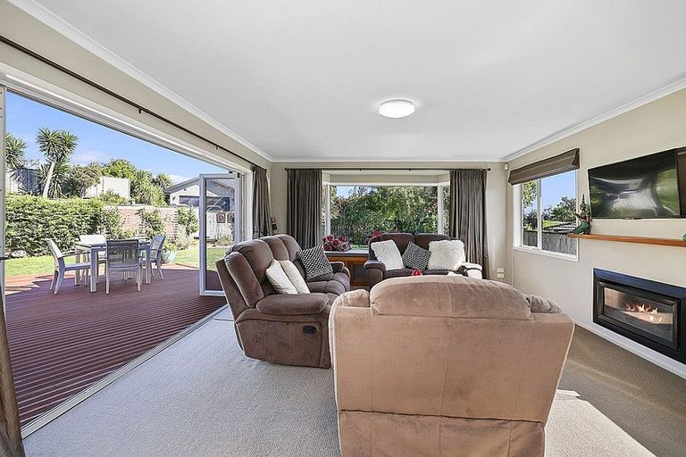 Photo of property in 71 Karamea Street, Whalers Gate, New Plymouth, 4310