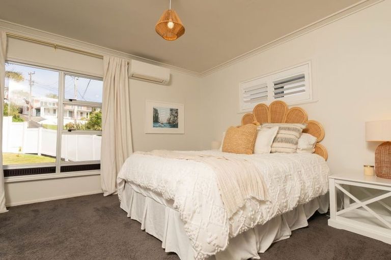Photo of property in 11a Mizpah Road, Waiake, Auckland, 0630