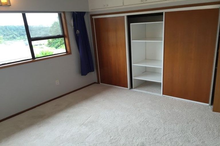 Photo of property in 18 Pine Avenue, Henderson, Auckland, 0612
