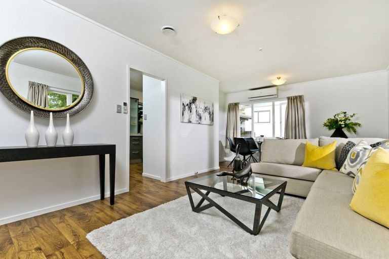 Photo of property in 18 Hellyers Street, Birkdale, Auckland, 0626